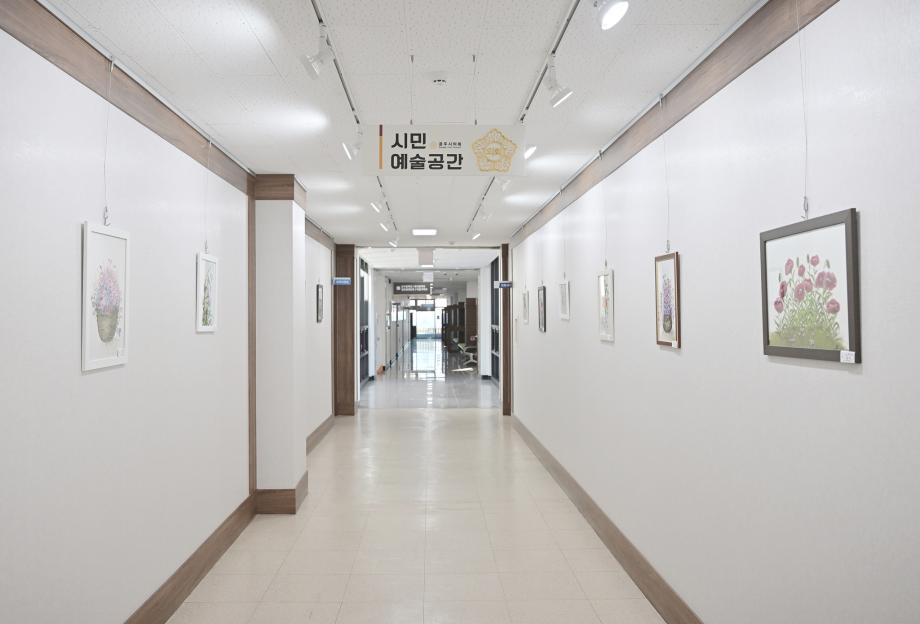 공주시의회 시민예술공간, 우남갤러리 천아트 작품 전시 이미지